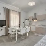בית נופש Lino By Interhome *