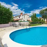 בית נופש Lino By Interhome שטיניאן