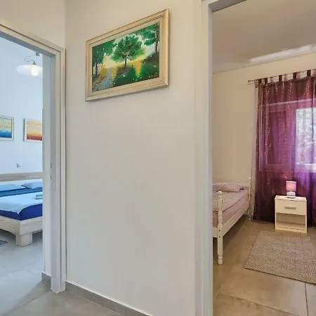 Lino By Interhome Stinjan