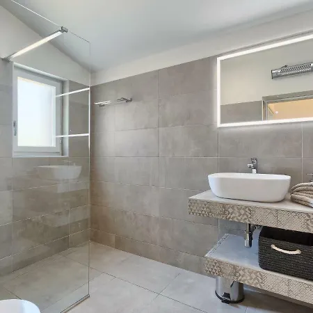 Holiday home Lino By Interhome Stinjan