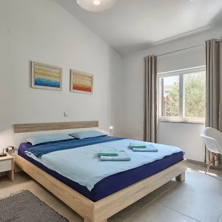 Holiday home Lino By Interhome Stinjan