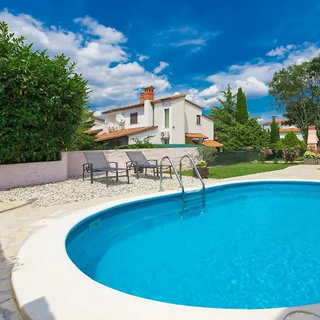 Holiday home Lino By Interhome Stinjan